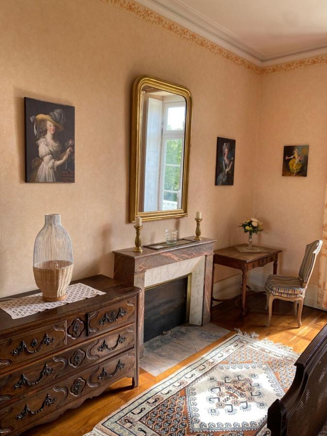 Chateau De St-Fulgent, Gite La Tour Saint-Fulgent Екстериор снимка